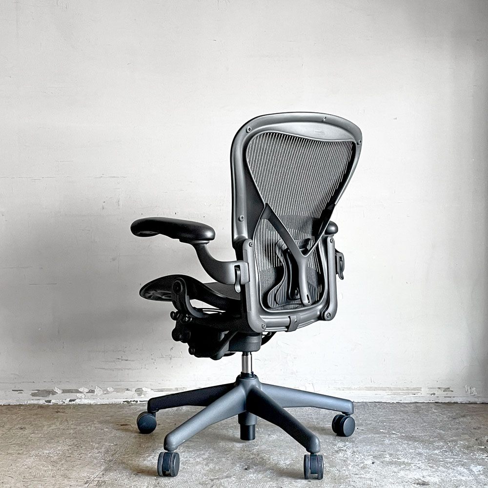 ハーマンミラー Herman Miller アーロンチェア クラシック Bサイズ ポスチャーフィット フル装備 グラファイトベース デスクチェア オフィスチェア ■