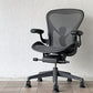 ハーマンミラー Herman Miller アーロンチェア リマスタード フル装備 Bサイズ グラファイトベース ポスチャーフィットSL  ◇