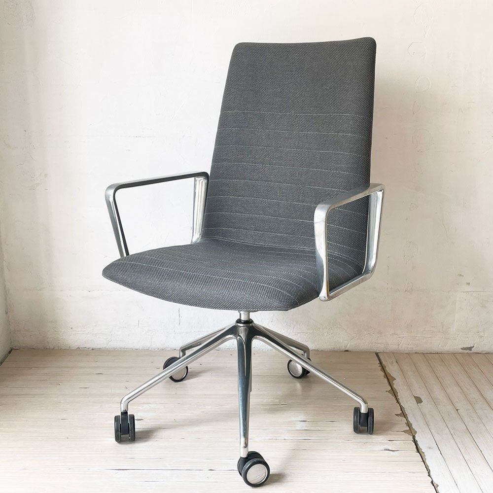 アンドリューワールド Andreu World フレックス エグゼクティブ Flex Executive インターミディエイトバック アームチェア デスクチェア アルミ キャスターベース ガス圧昇降 参考価格 ¥295,460- ★