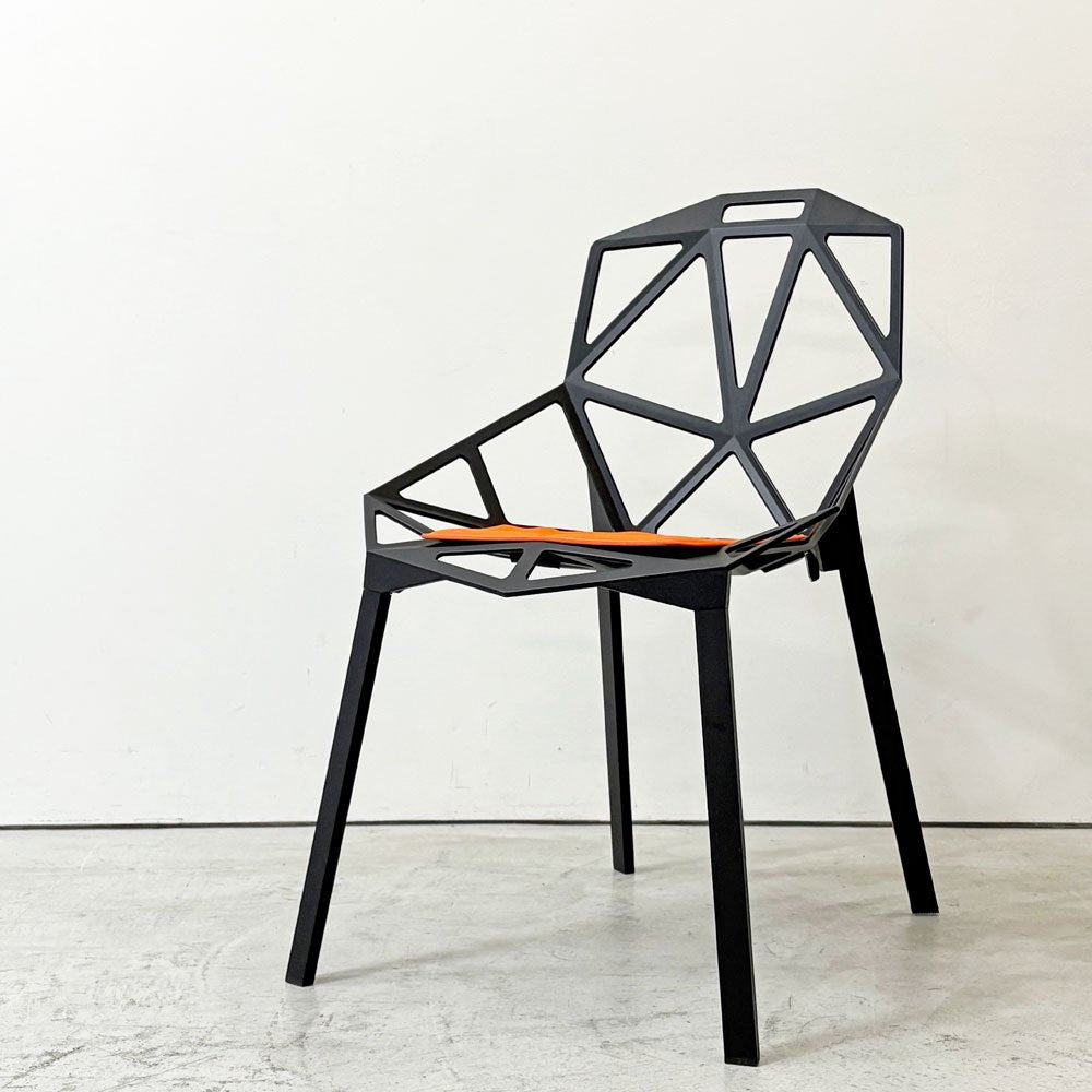 マジス MAGIS チェアワン CHAIR ONE ダイニングチェア コンスタンチン・グルチッチ スタッキング 屋外使用可 ブラック × オレンジ シートクッション付 イタリア ●