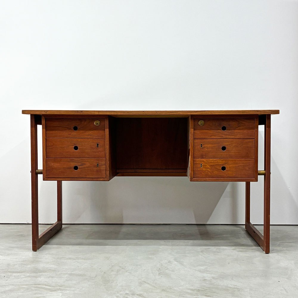 北欧ビンテージ Scandinavian Vintage チーク材 デスク リノリウム天板 両袖 6ドロワー 背面収納 W131cm ◎