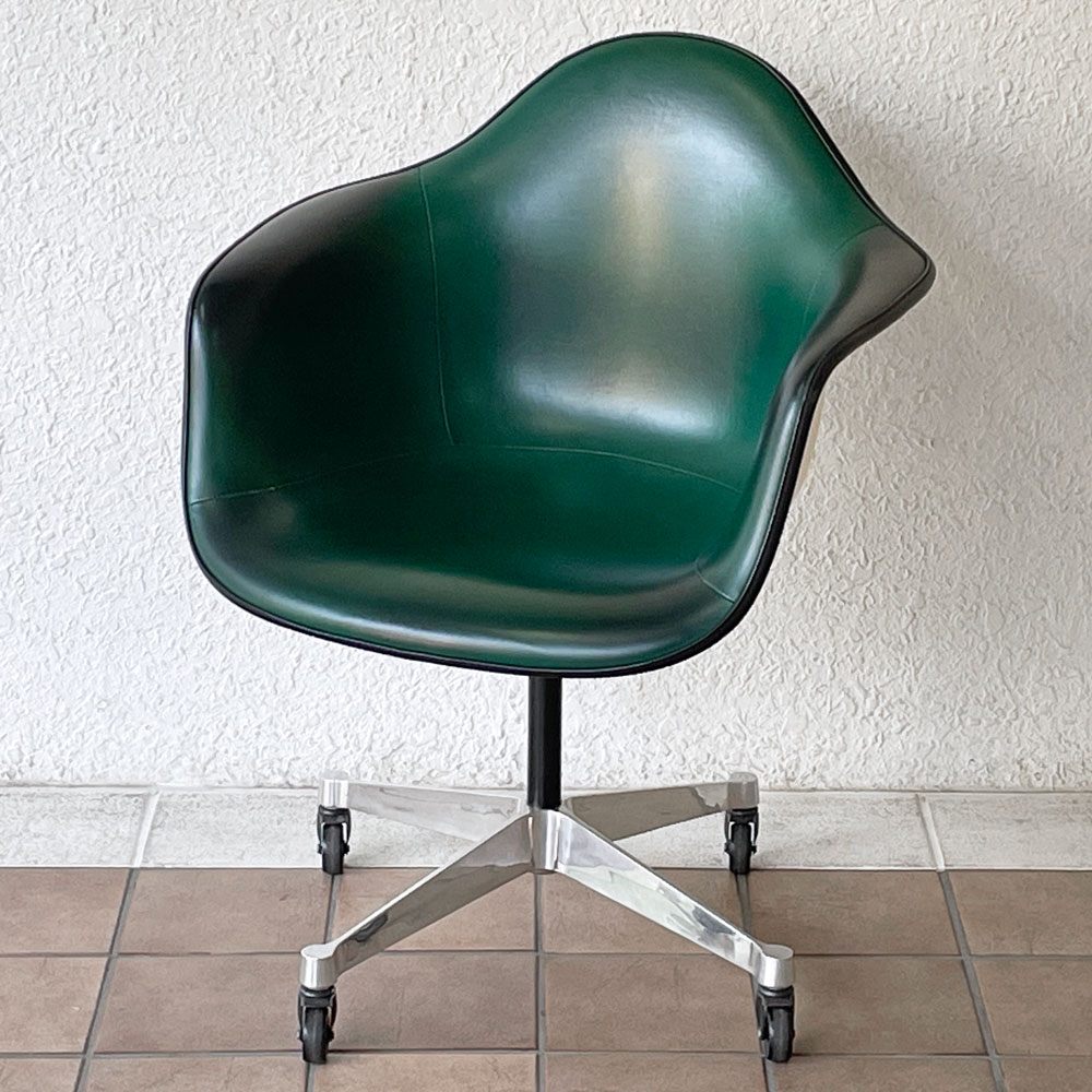 ハーマンミラー Herman Miller アームシェルチェア セカンド 2nd ナウガレザー キャスターベース イームズ ミッドセンチュリー ◇