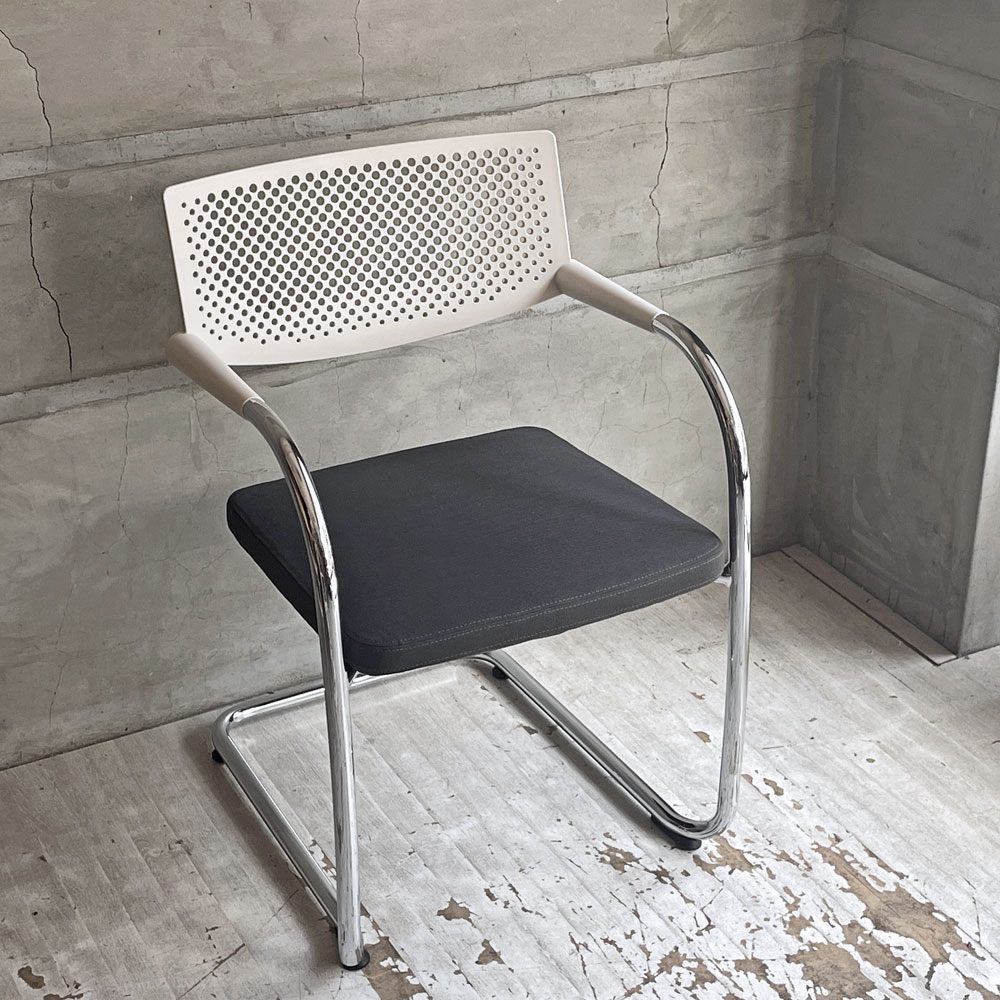 ヴィトラ vitra ビザビ2 Visavis2 アームチェア デスクチェア ホワイト/グレー カンティレバー スタッキング可能 アントニオ・チッテリオ C ♪