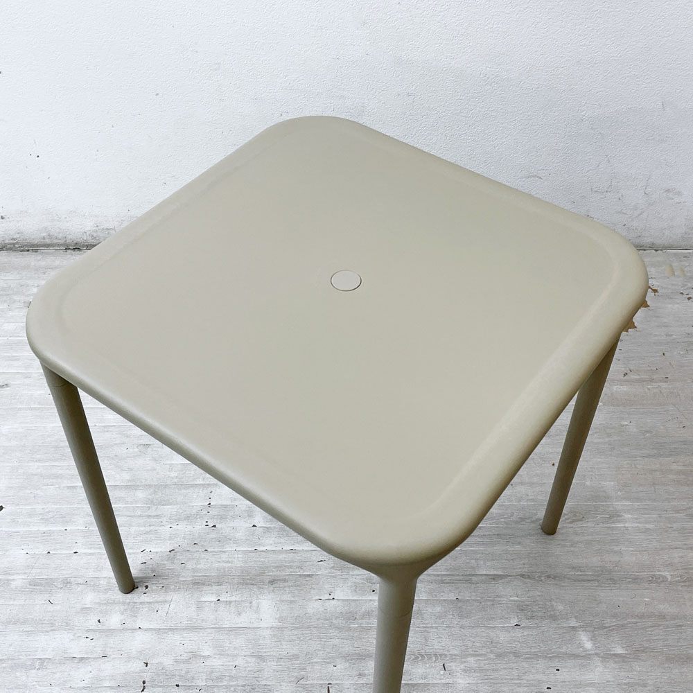 マジス MAGIS エアテーブル AIR-TABLE ベージュ  ガーデンテーブル ジャスパー・モリソン イタリア ●