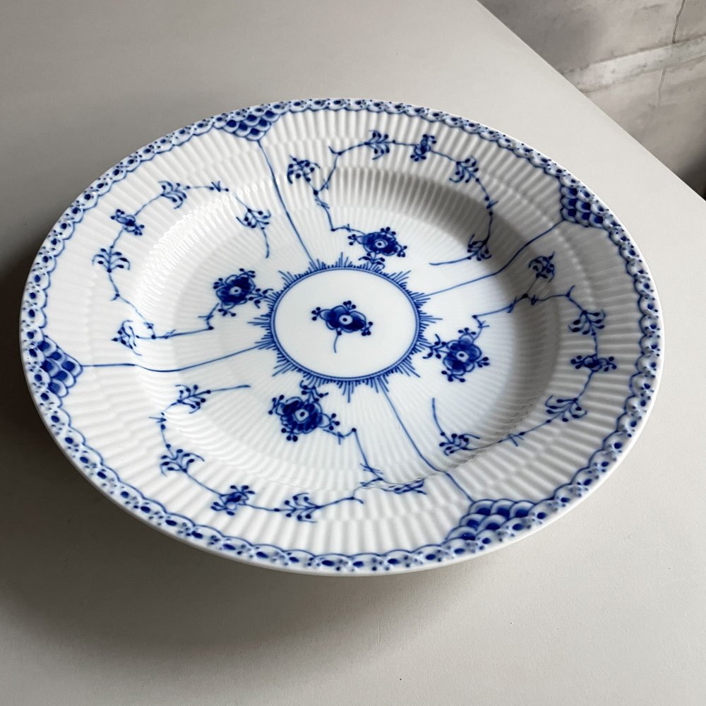 ロイヤルコペンハーゲン ROYAL COPENHAGEN ブルーフルーテッド ハーフレース ディーププレート 25.5cm 深皿 丸皿 陶器 北欧食器 廃番 美品 F ♪