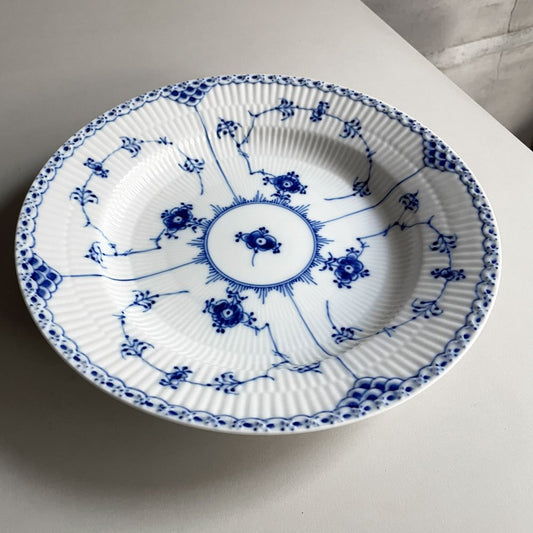 ロイヤルコペンハーゲン ROYAL COPENHAGEN ブルーフルーテッド ハーフレース ディーププレート 25.5cm 深皿 丸皿 陶器 北欧食器 廃番 美品 F ♪