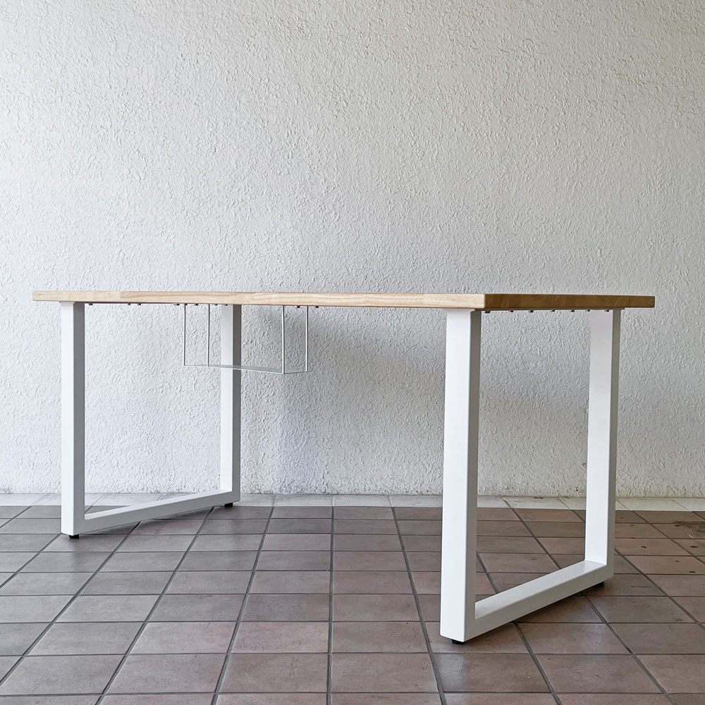 かなでもの KANADEMONO ザ・テーブル THE TABLE デスク ラバーウッド無垢材 W155 x D75 cm スチール スクエアレッグ ホワイト 配線トレー付き ◇