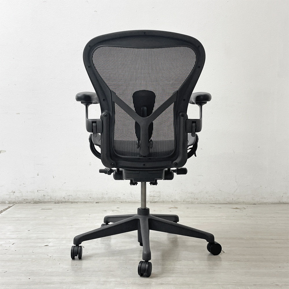 ハーマンミラー Herman Miller アーロンチェア リマスタード フル装備 Bサイズ ポスチャーフィットSL グラファイトベース ビル・スタンフ ＆ ドン・チャドウィック ●