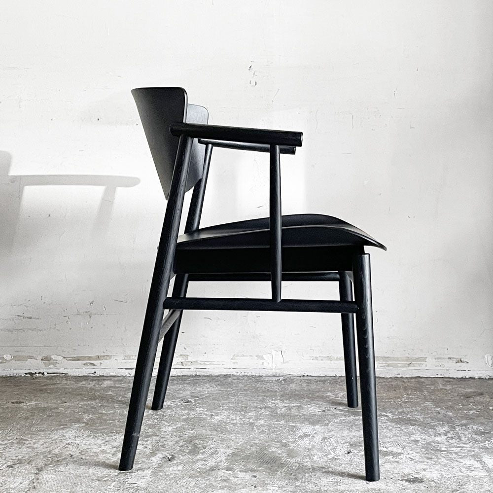 フリッツハンセン Fritz Hansen エヌゼロワン N01 ダイニングチェア アームチェア ブラック オーク無垢材 佐藤オオキ nendo 参考定価￥139,480- ■
