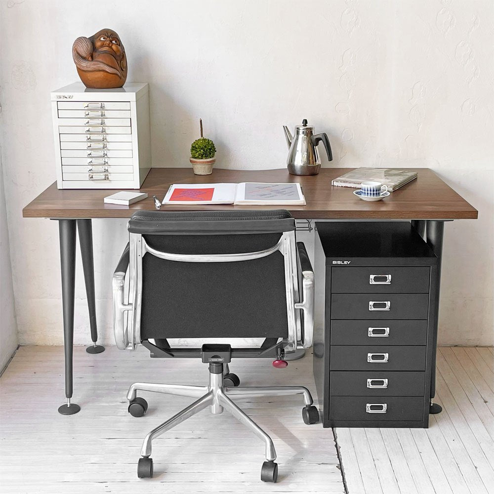 ハーマンミラー Herman Miller ソフトパッドグループ マネジメントチェア ローバック キャスター 5本脚 レザー ブラック イームズ ミッドセンチュリー 定価441,375円 ★