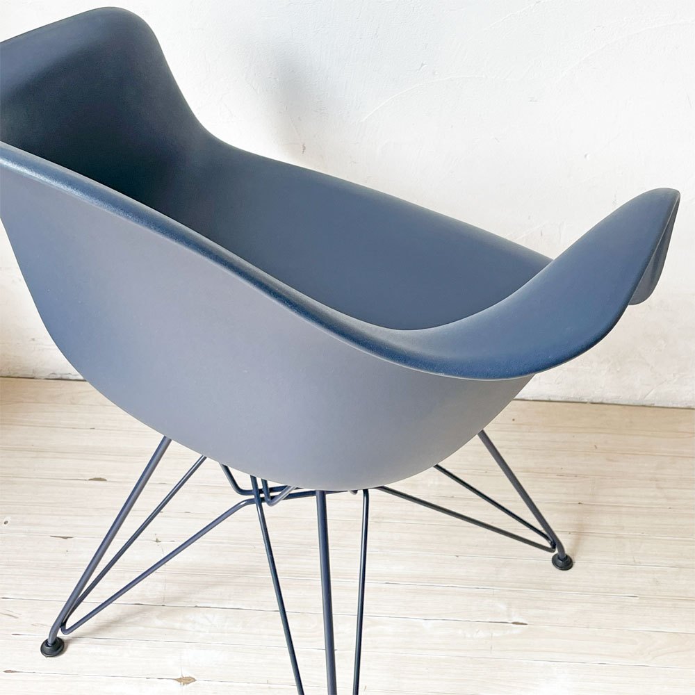 ハーマンミラー Herman Miller x ヘイ HAY アームシェルチェア ポリプロピレン エッフェルベース ブラックブルー イームズ ミッドセンチュリー ★