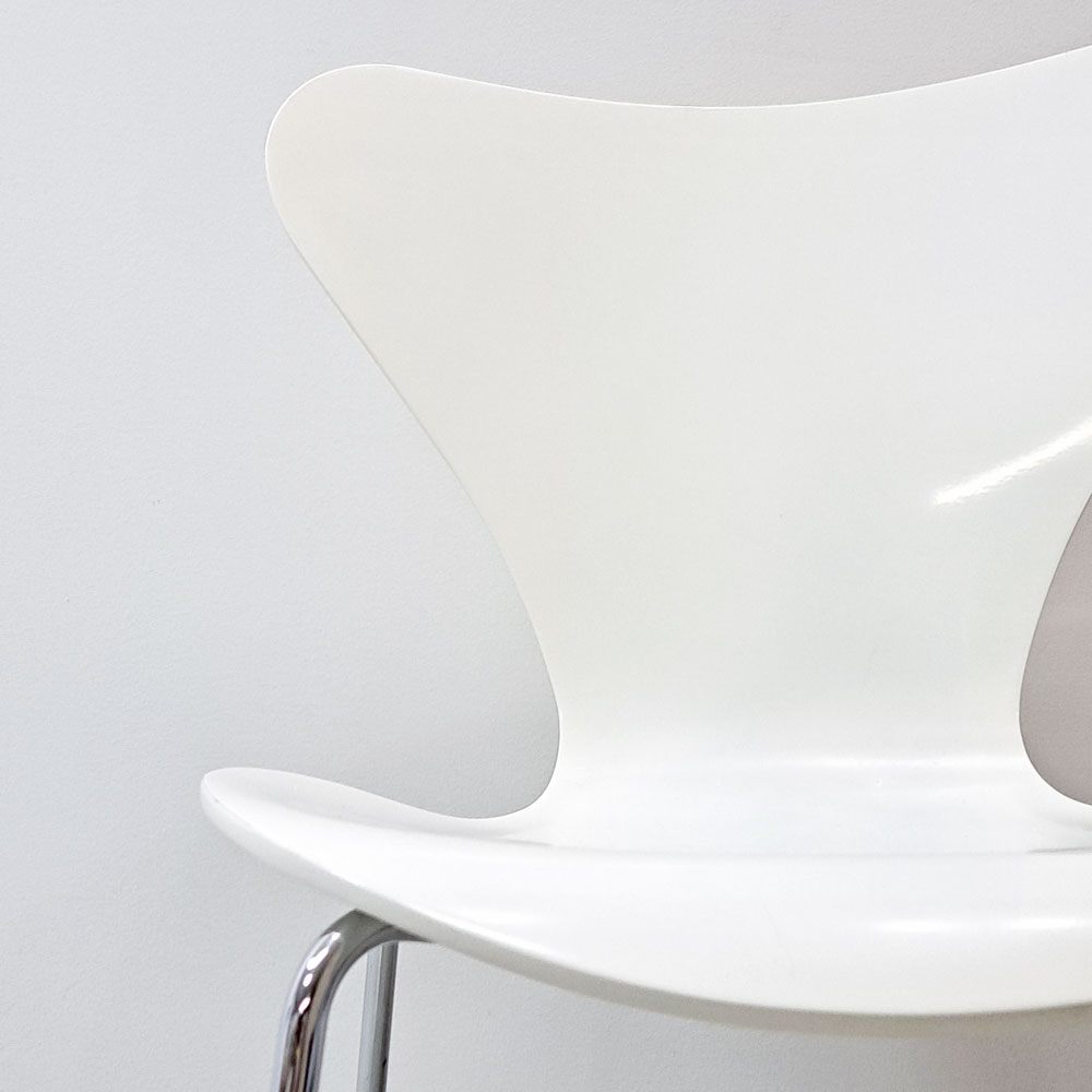 フリッツハンセン Fritz Hansen 3107 セブンチェア ホワイト ラッカー仕上げ スタッキング アルネ・ヤコブセン Arne Jacobsen デンマーク 北欧家具 B ●