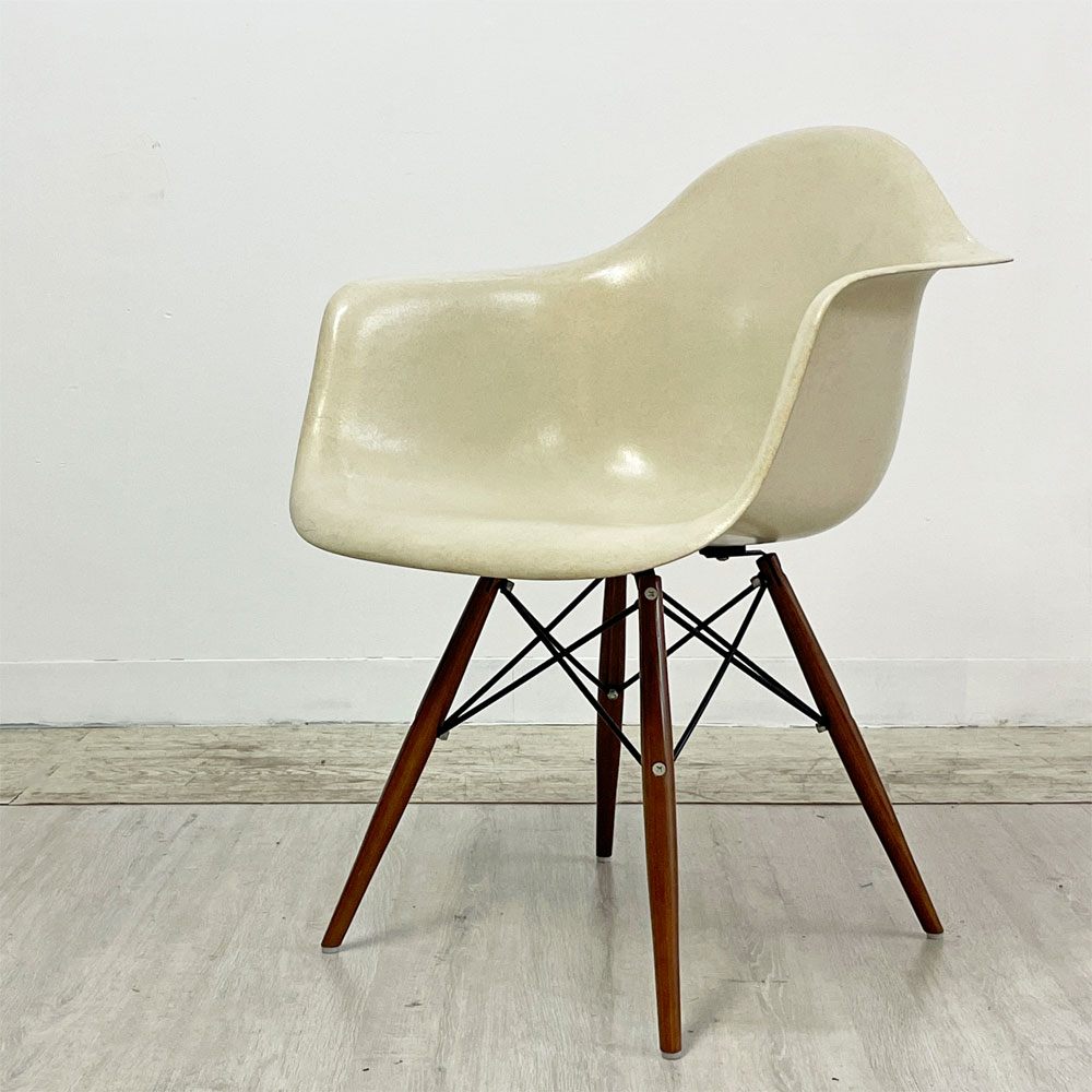 ハーマンミラー Herman Miller アームシェルチェア セカンド 2nd ビンテージ FRP ダヴェルベース パーチメント イームズ ミッドセンチュリー ●