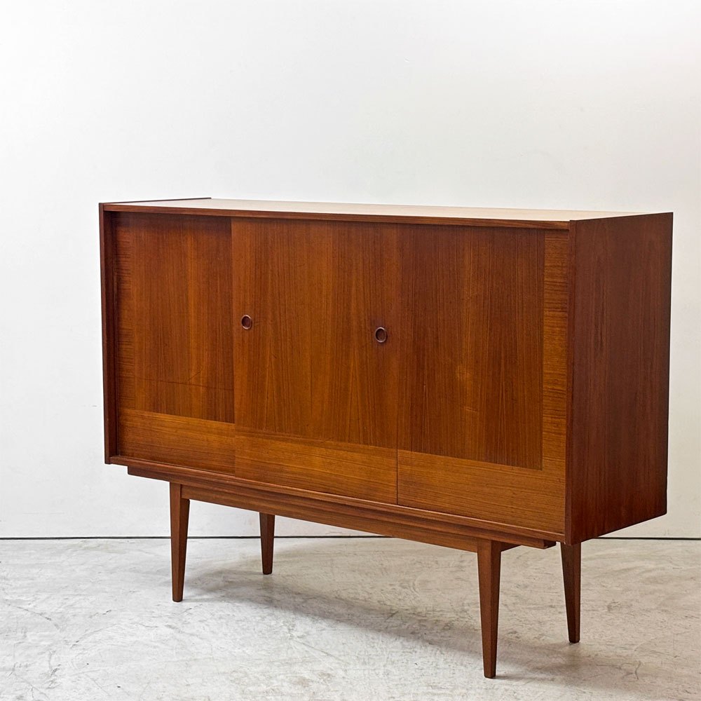 デンマークビンテージ Danish Vintage チーク材 キャビネット サイドボード 3ドア 2ドロワー レッグ脱着可能 北欧家具 ●