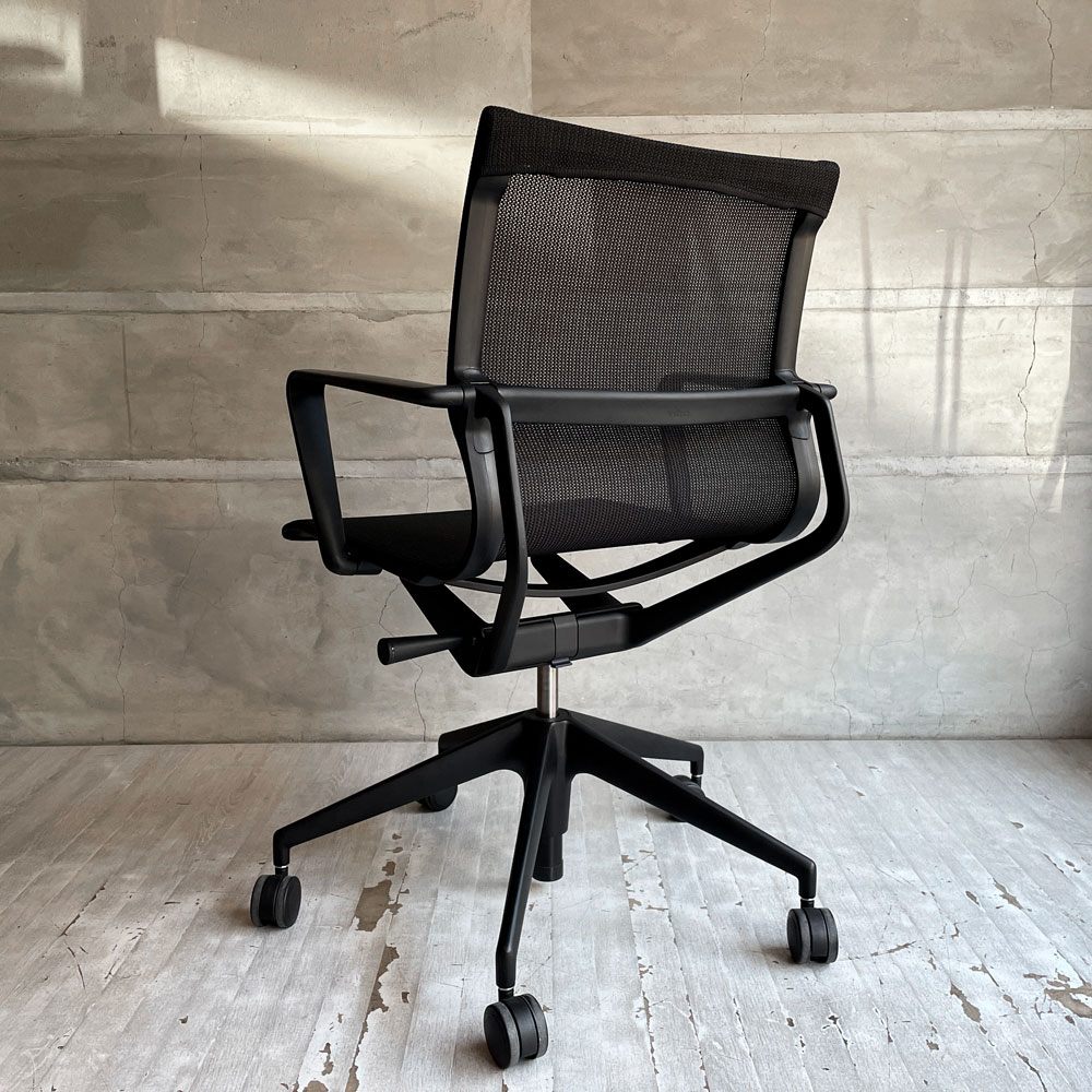 ヴィトラ Vitra フィジックス Physix デスクチェア オフィスチェア ブラック アルベルト・メダ キャスターベース 昇降機能 リクライニング 参考定価 ¥144,100-  ♪