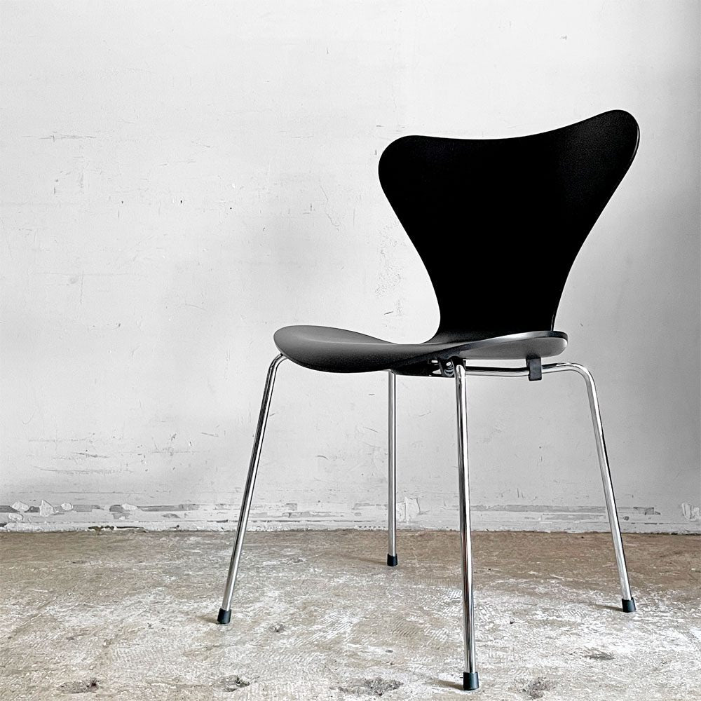 フリッツハンセン Fritz Hansen セブンチェア ダイニングチェア カラードアッシュ ブラック アルネ・ヤコブセン 北欧 デンマーク 定価￥75,680- 美品 B■