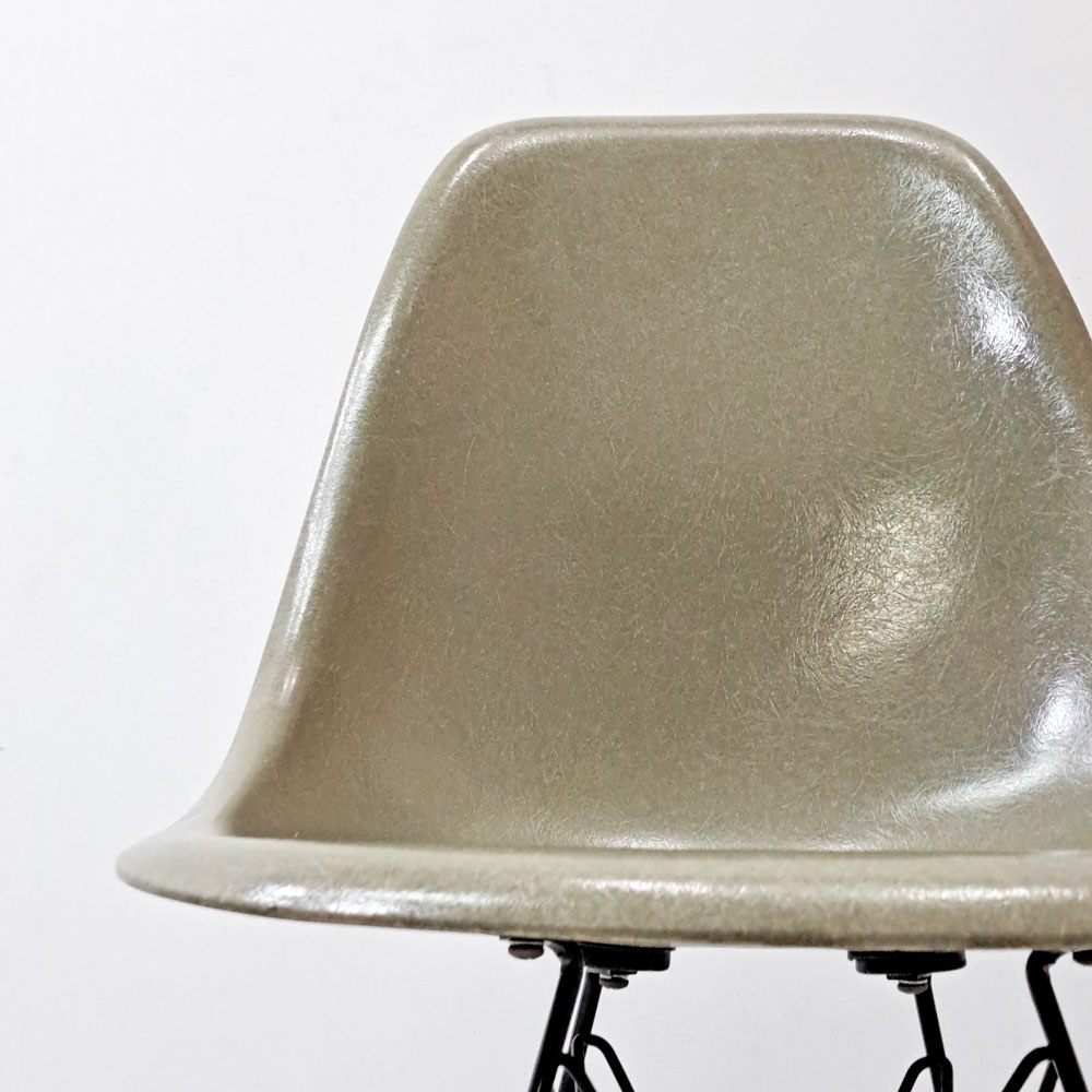 ハーマンミラー Herman Miller ビンテージ サイドシェルチェア ダイニングチェア 2nd FRP グレージュ エッフェルベース イームズ ミッドセンチュリーモダン取扱い ●