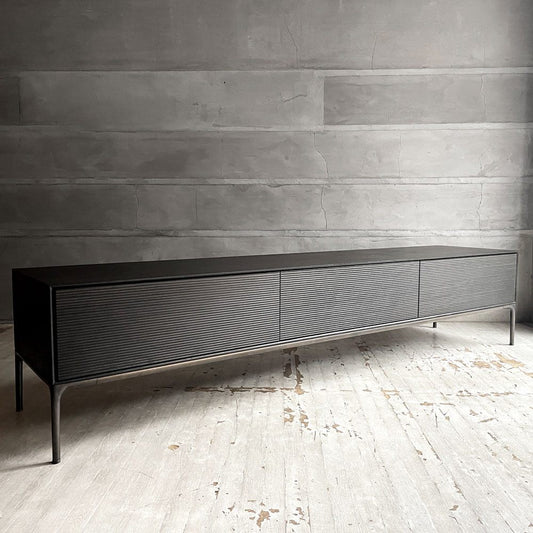 タイムアンドスタイル TIME＆STYLE スタンダードコンポジションキャビネット Standard composition cabinet C-612 TVキャビネット AVボード オーク材 真鍮脚 黒染め 定価￥924,000-