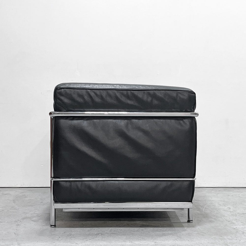 カッシーナ Cassina LC2 ソファ 2シーター ポリエステルパッディング仕様 クローム  ル・コルビジェ ピエール・ジャンヌレ シャルロット・ペリアン MoMA 名作 ●