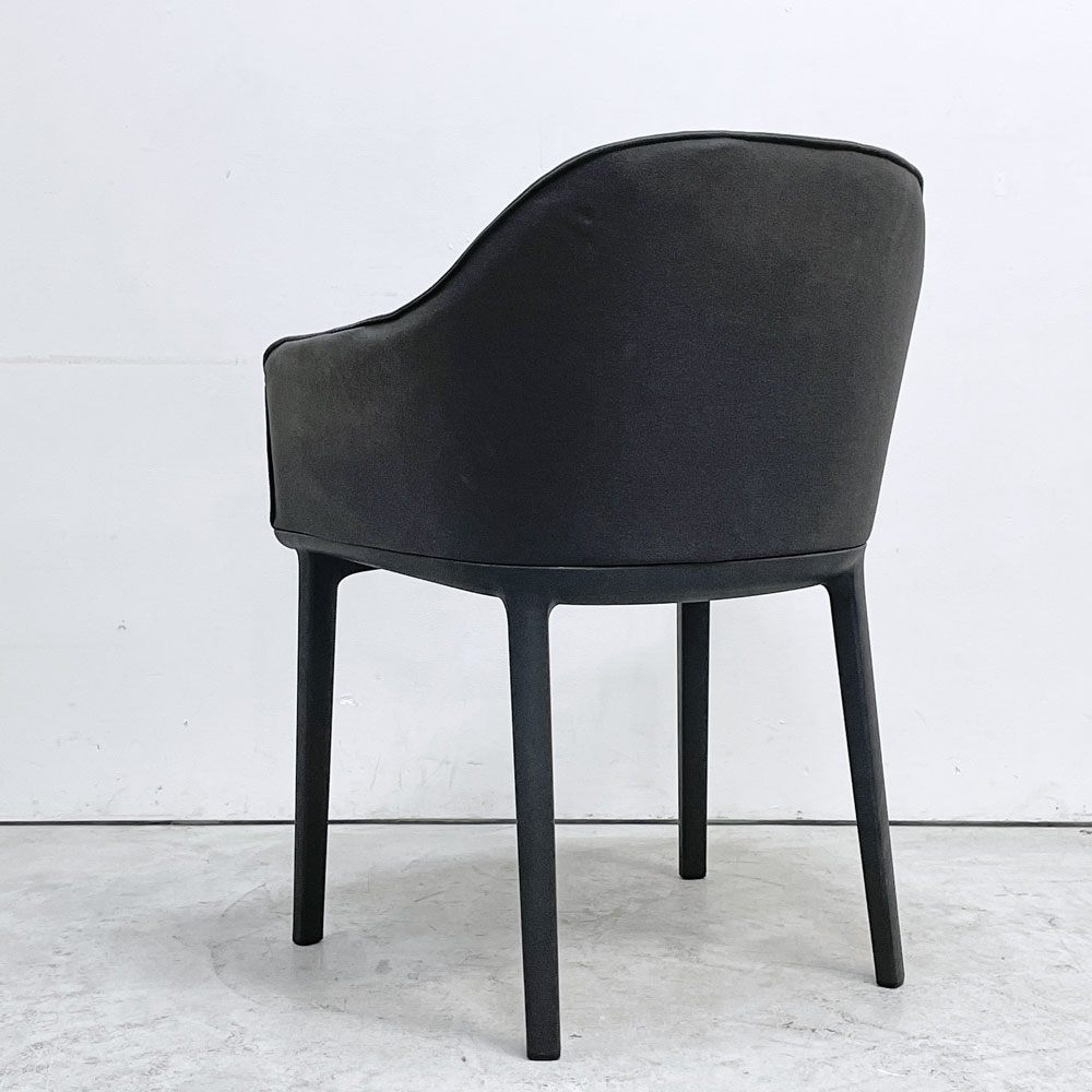ヴィトラ Vitra ソフトシェル SOFTSHELL アームチェア 4レッグベース ロナン＆エルワン・ブルレック ダークグレー 定価111,100円 ●