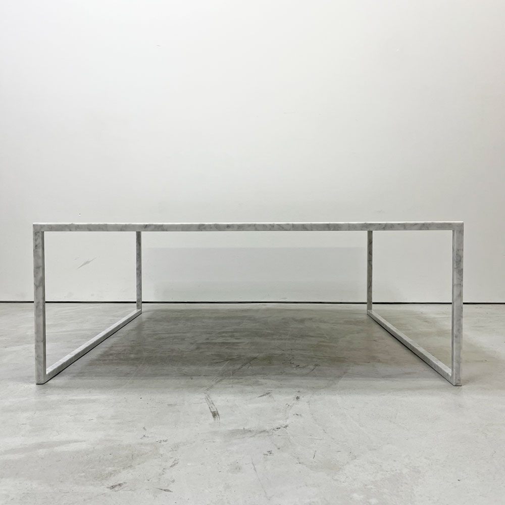 エ インテリアズ è interiors バイ インテリアズ by interiors ビーケーテーブル BK TABLE センターテーブル ローテーブル スクエア 大理石 モダンデザイン 定価￥228,800- ●