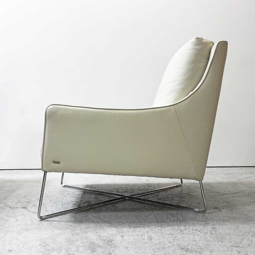 ナツッジ・エディションズ NATUZZI EDITIONS B903 レジーナ Regina アームチェア ラウンジチェア レザー 本革 ホワイト イタリアンモダン ●