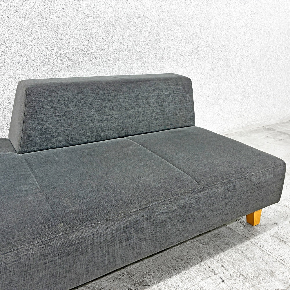 フランネルソファ FLANNEL SOFA ピヴォ PIVO ONE ARM SOFA 片アームソファ  2.5人掛け ファブリック グレー系 モダンデザイン 〓