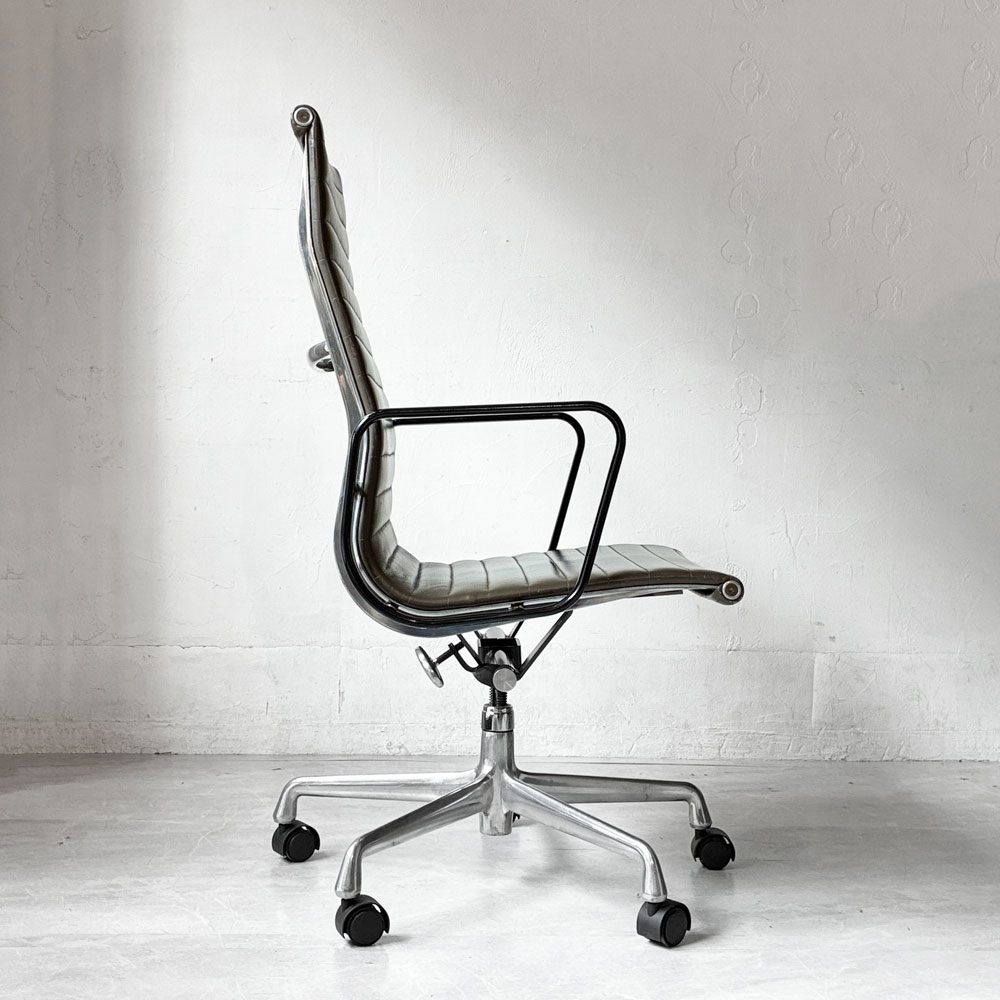 ハーマンミラー Herman Miller アルミナムグループ エグゼクティブチェア 50周年記念 ハイバック レザーシート 本革 ブラウン 5本脚 C&Rイームズ ミッドセンチュリー 希少 ★