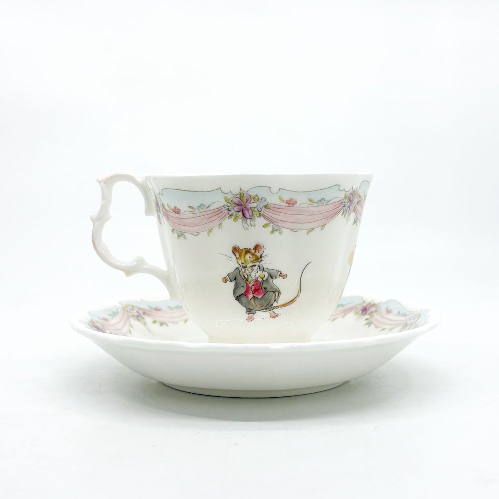 ロイヤルドルトン Royal Doulton ブランブリーヘッジ ウエディング ティーカップ＆ソーサー イギリス 箱付き B ●