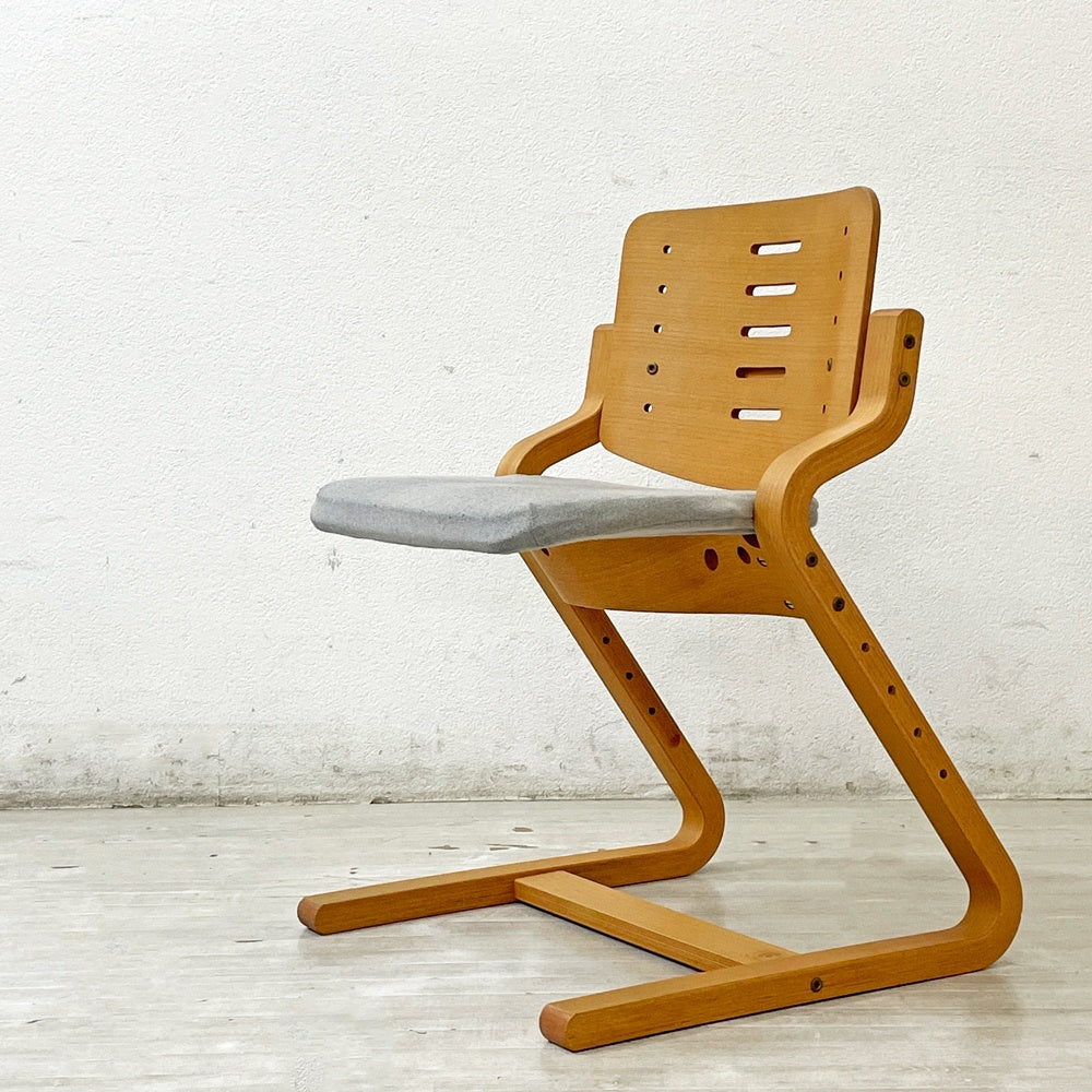 フォルミオ FORMIO デスクチェア KF-02 学習椅子 シートクッション付 グレー 阿久津雄一 デンマーク ●