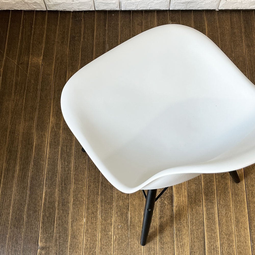 ハーマンミラー HermanMiller サイドシェルチェア ドゥエルレッグ DSW アルパイン × エボニー ポリプロピレン製 イームズ ミッドセンチュリー A ◎