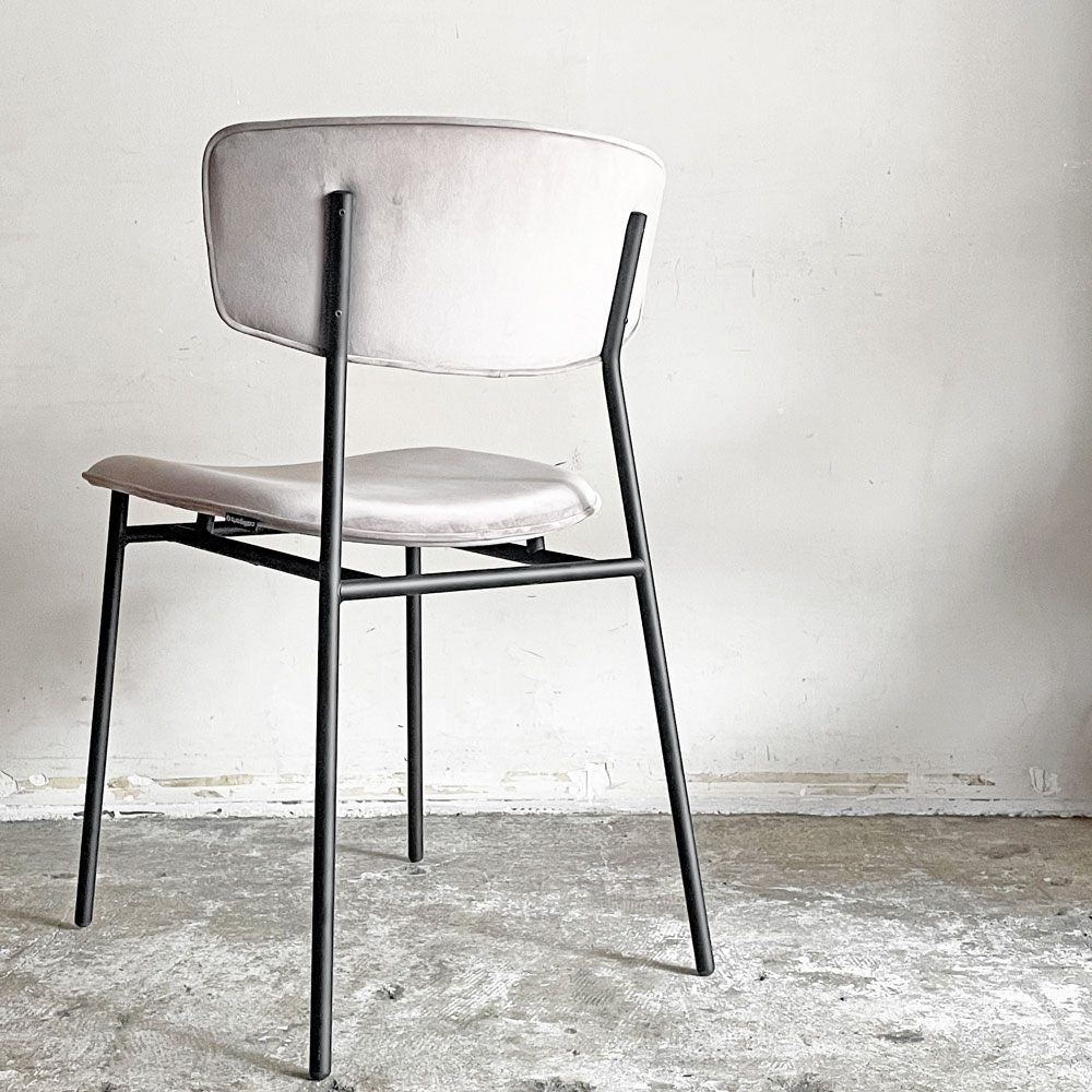 カリガリス Calligaris フィフティーズ FIFTIES ダイニングチェア サンドカラー×マットブラック ファブリック ベルベット スチール脚 モダンデザイン イタリア B ■