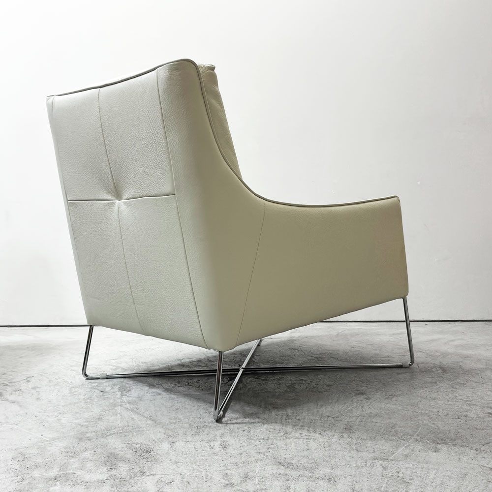 ナツッジ・エディションズ NATUZZI EDITIONS B903 レジーナ Regina アームチェア ラウンジチェア レザー 本革 ホワイト イタリアンモダン ●