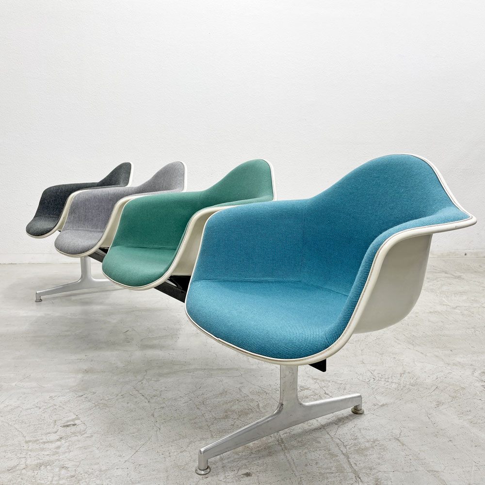 ハーマンミラー Herman Miller ビンテージ エアポートベンチ タンデムシート 4連 アームシェル 2nd ファブリック 新品張替え済 イームズ 希少 グレー・ライトグレー・ミント・スカイブルー D〓