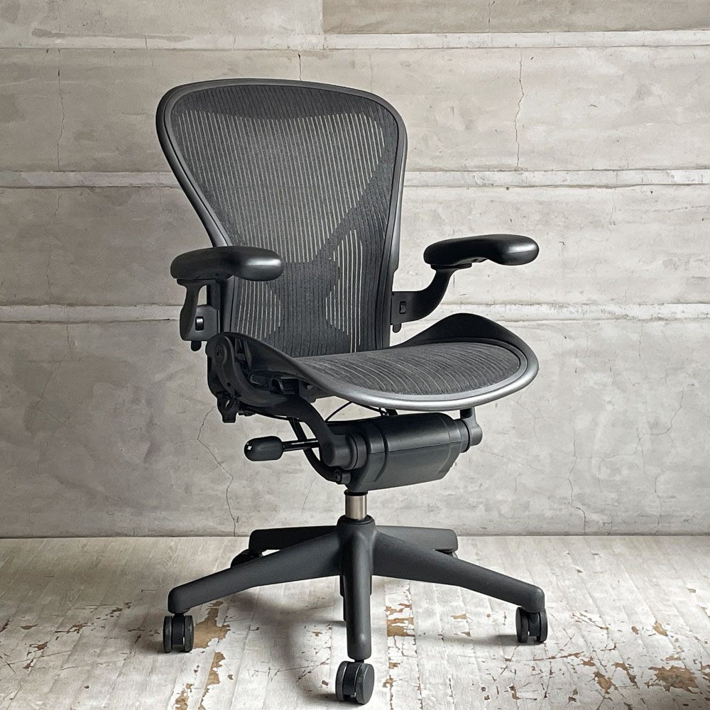 ハーマンミラー Herman Miller アーロンチェア Bサイズ ポスチャーフィット フル装備 クラシックカーボンメッシュ グラファイトベース ビル・スタンフ ＆ ドン・チャドウィック ♪