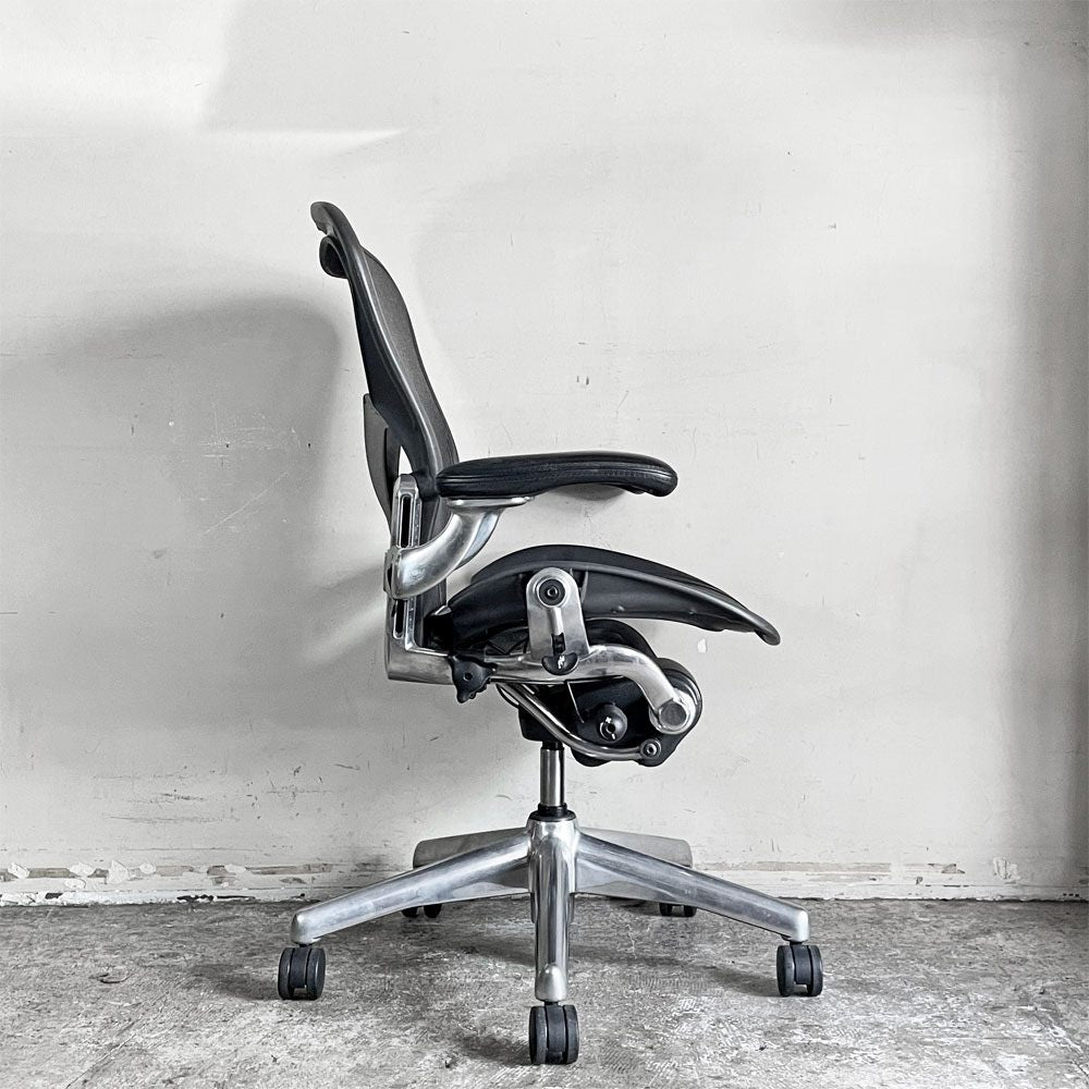 ハーマンミラー Herman Miller アーロンチェア Bサイズ ポスチャーフィット クラシックカーボンメッシュ ポリッシュドアルミベース ビル・スタンフ ＆ ドン・チャドウィック ■