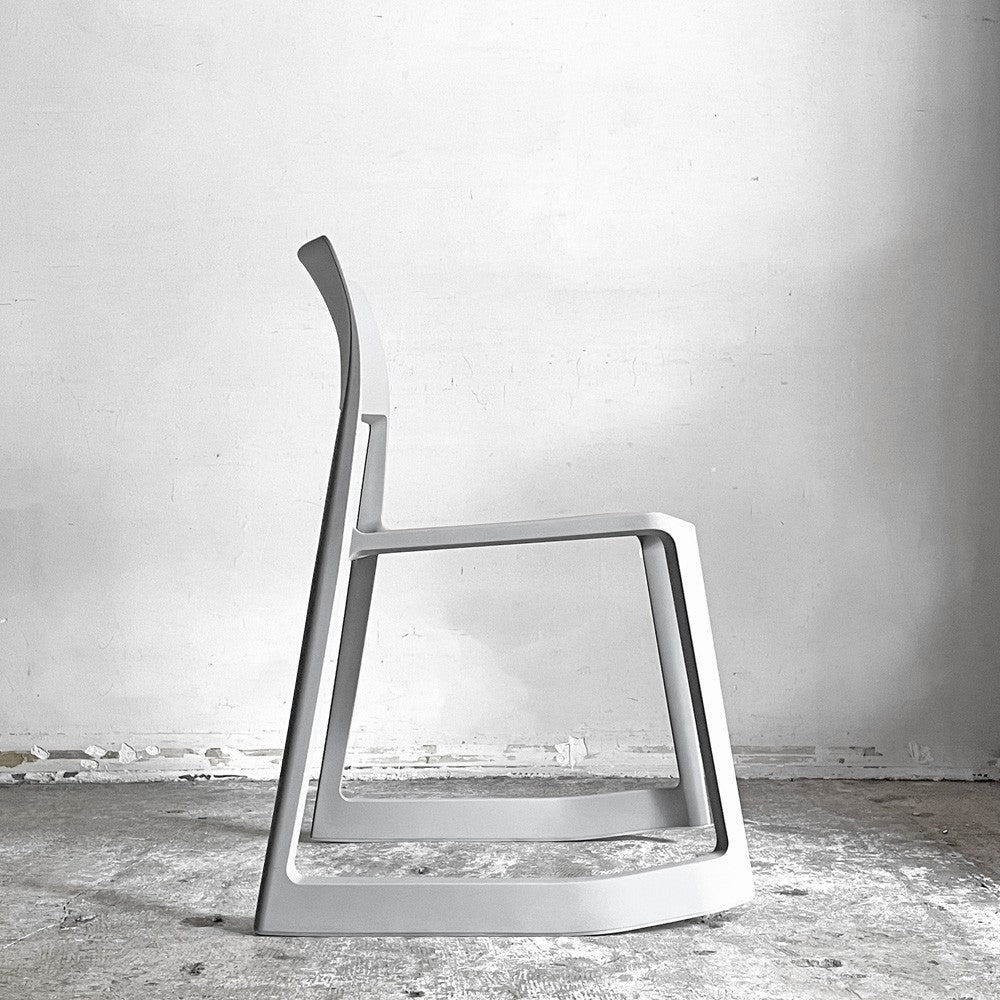 ヴィトラ Vitra ティプトン Tipton チェア スタッキングチェア チルト機能 ロッキングチェア バサルト C ■