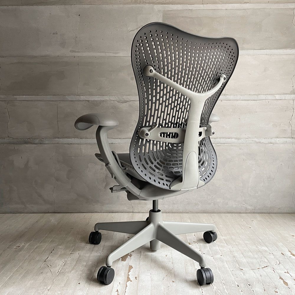 ハーマンミラー Herman Miller ミラチェア Mirra Chair オフィスチェア スタジオ7.5 グラファイトベース グラファイトアーム  廃番 ♪