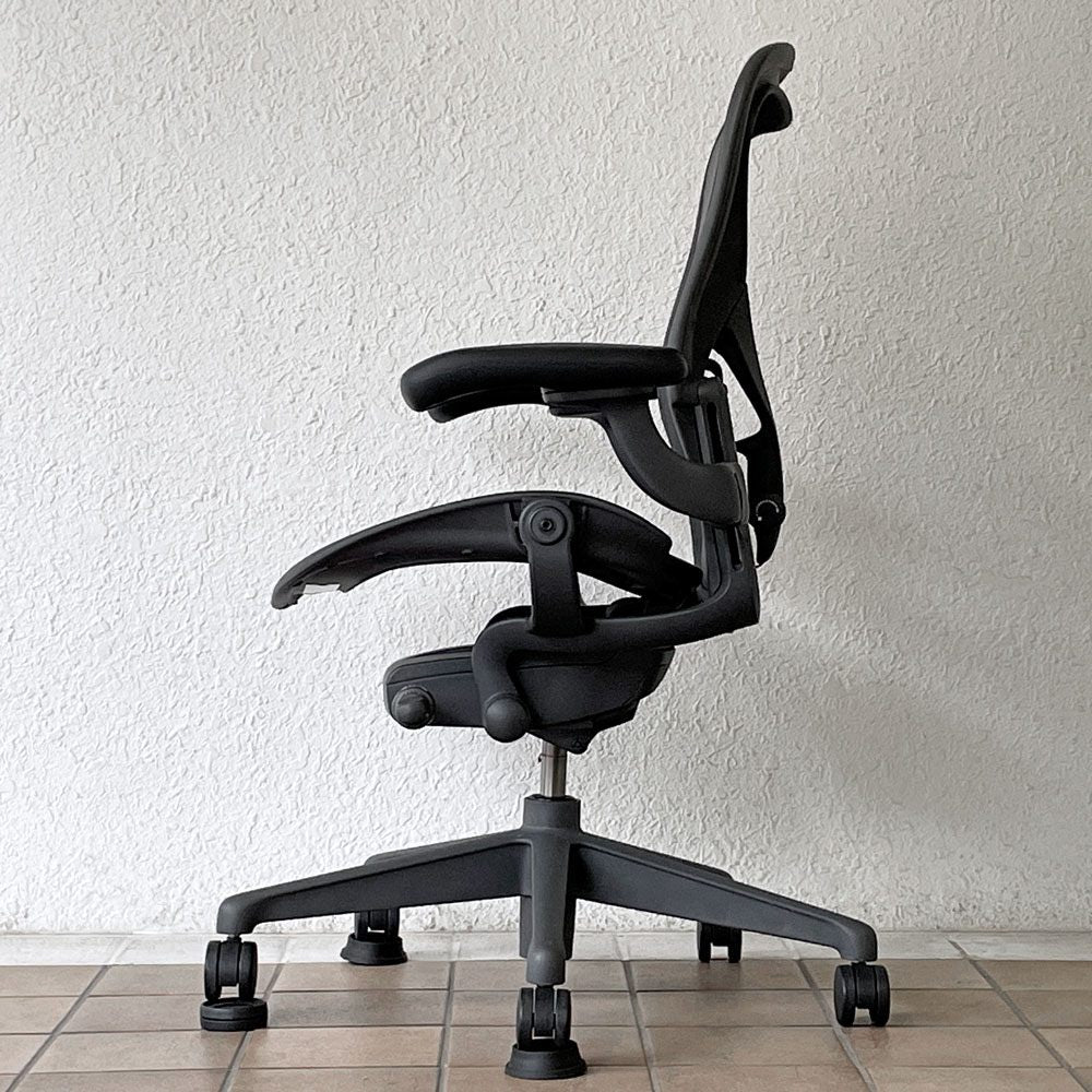 ハーマンミラー Herman Miller アーロンチェア リマスタード フル装備 Bサイズ グラファイトベース ポスチャーフィットSL 定価264,000円 ◇