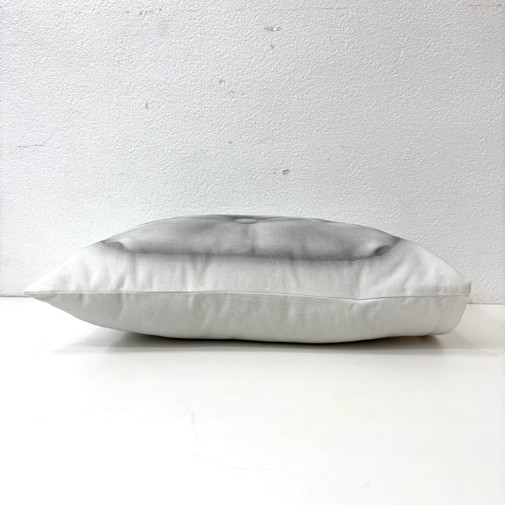 メゾンマルジェラ × ジェントルモンスター Maison Margiela GENTLE MONSTER コラボクッション プリント グラムスラム ノベルティ 非売品 ●