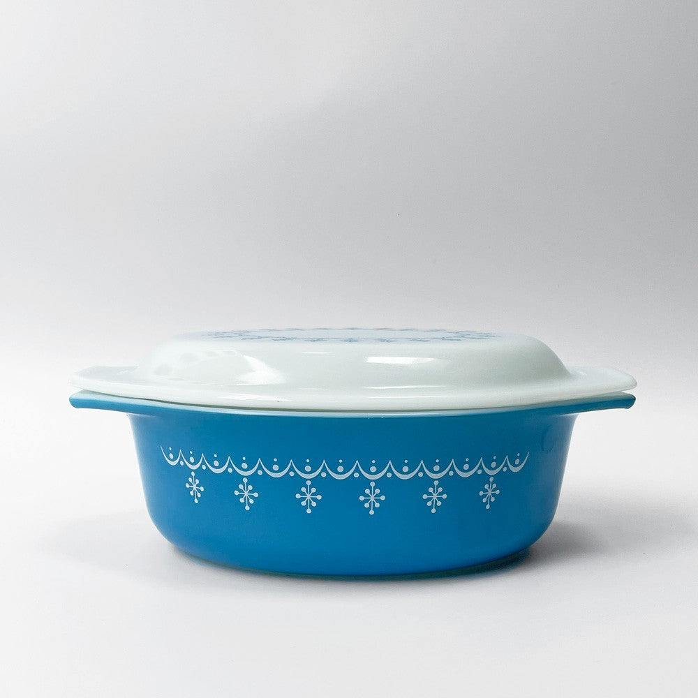 パイレックス Pyrex スノーフレーク ガーランド Snowflake キャセロール 蓋付 ブルー ミルクガラス ガラス オールドパイレックス USビンテージ ■