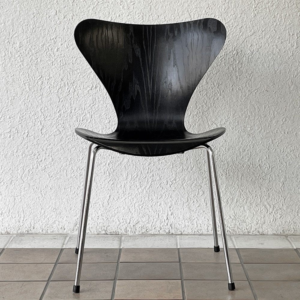 フリッツハンセン Fritz Hansen セブンチェア ダイニングチェア カラードアッシュ ブラック アルネ・ヤコブセン 北欧 デンマーク 定価￥76,780- A ◇