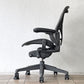 ハーマンミラー Herman Miller アーロンチェア デスクチェア リマスタード ライト Bサイズ グラファイトベース ビル・スタンフ ＆ ドン・チャドウィック ポスチャーフィット ◇
