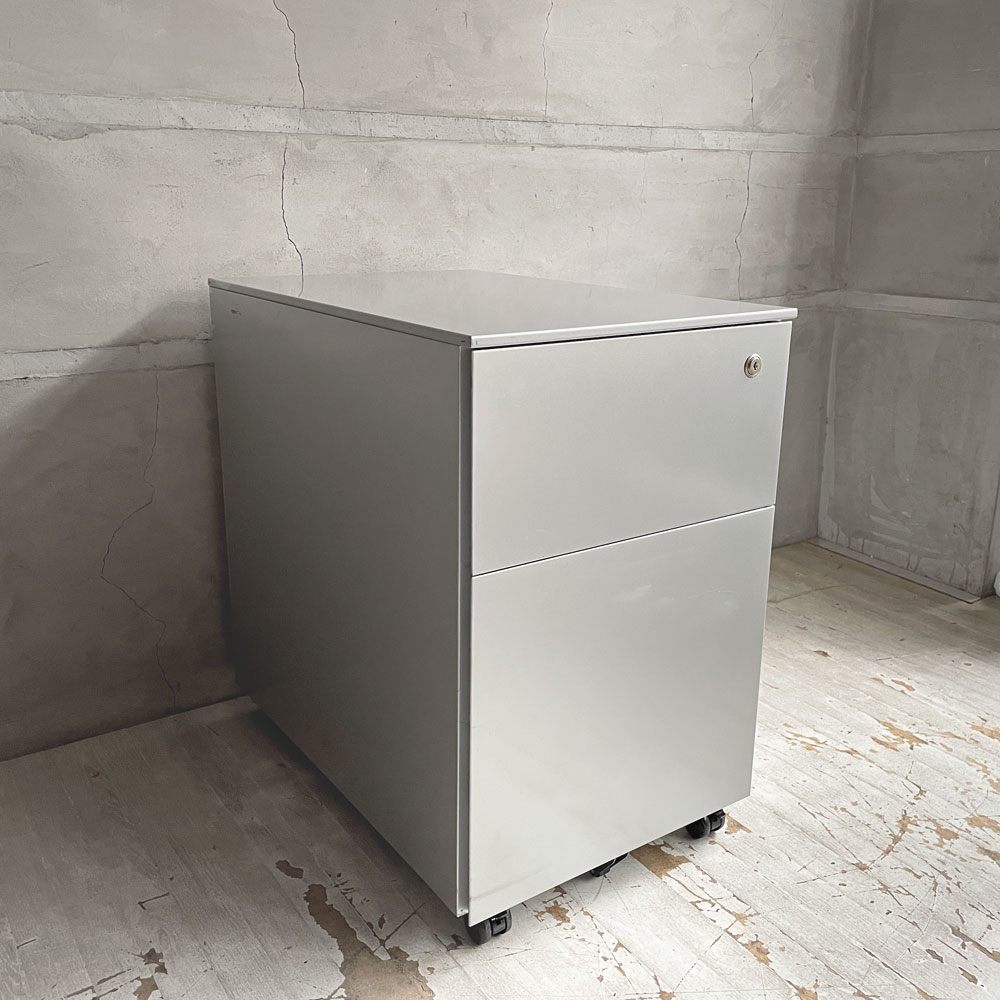 カッシーナ Cassina ixc. AFドロワー AF DRAWER デスクキャビネット ワゴン 鍵付き トレー付属 キャスターロック機能付き イタリア ミニマルデザイン B ♪