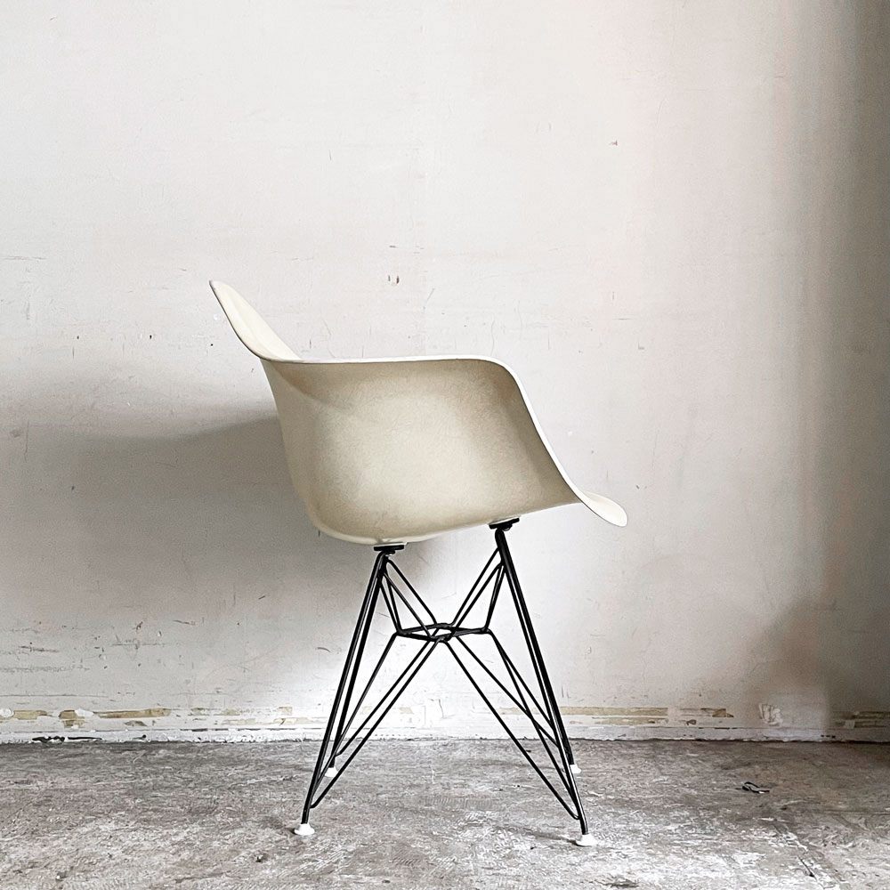 ハーマンミラー Herman Miller アームシェルチェア セカンド 2nd FRP パーチメント すっぴんモデル エッフェルベース イームズ ミッドセンチュリー ■