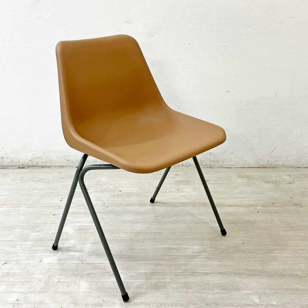ヒリー HILLE ポリサイドチェア POLYSIDE CHAIR ロビン・デイ ROBIN DAY ダークグレイフレーム × ベージュ PEAT イギリス ●