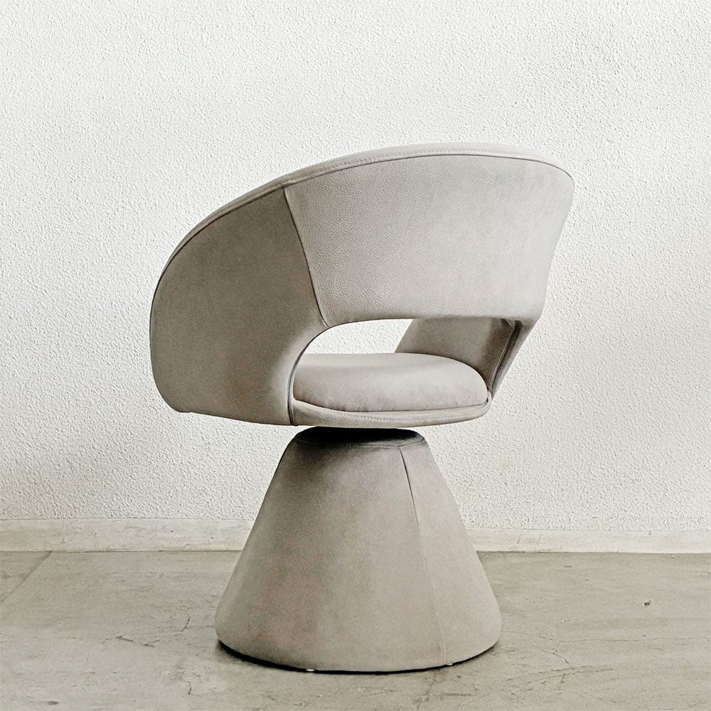 モーダエンカーサ moda en casa エアロチェア AERO chair ダイニングチェア 回転式 elephant 参考定価￥41,800- A 〓