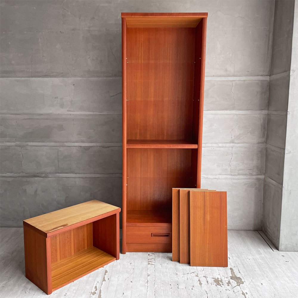 ジャパンビンテージ Japan Vintage チーク材 スリムシェルフ ブックシェルフ 本棚 オープンシェルフ 飾り棚  棚板可動式 上台付き ♪