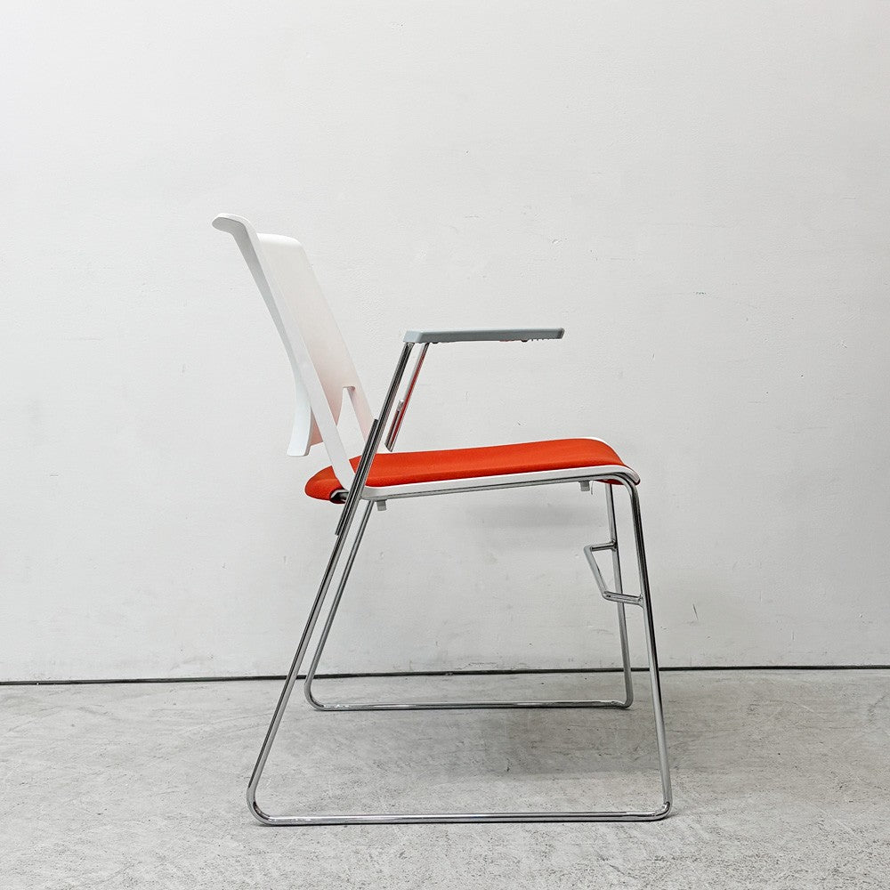 ヘイワース HAWORTH ベリー VERY ワイヤースタッカー WIRE STACKER スタッキングチェア アーム B ●