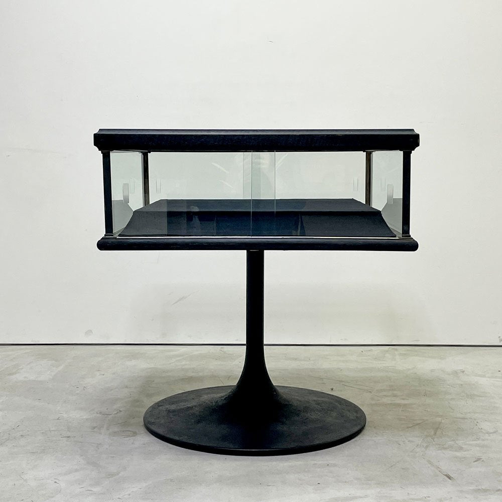 リメイク家具 ガラス ディスプレイケース 台形台座 ラッパ脚 73×73cm 店舗什器 インダストリアルデザイン 一点物 ビンテージ ●